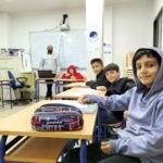 enfants en classe pour des cours de soutien scolaire au Liban.